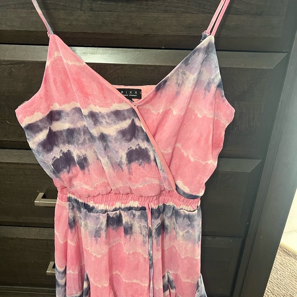 Cute little shorts romper size medium - Picture 2 of 5